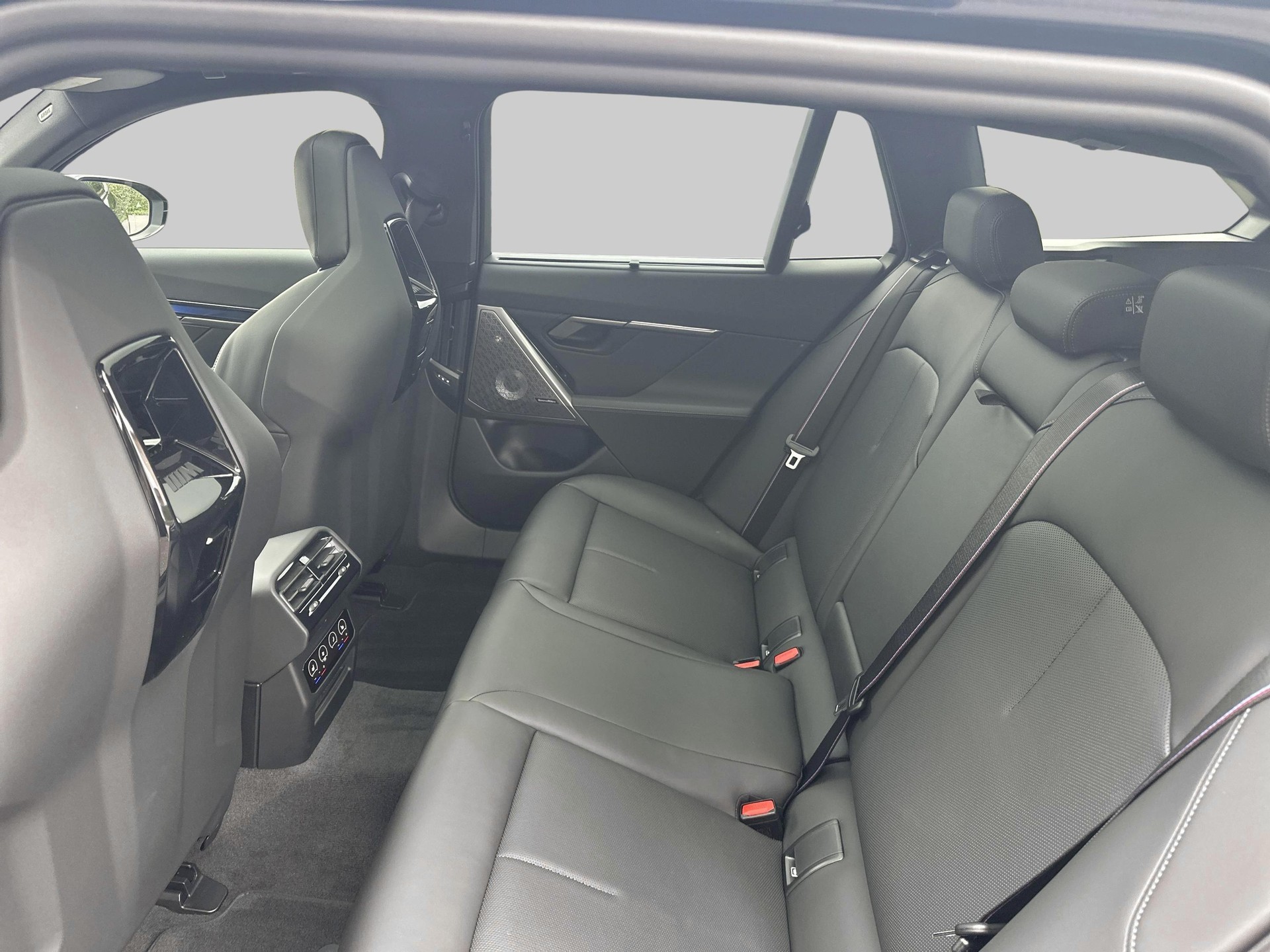 BMW i5 M60 Tour. M Sport Pro-image-10