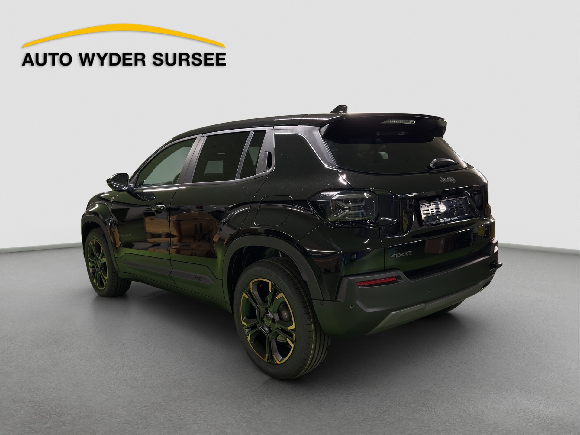 JEEP Avenger 1.2 MHEV 85th Anniversary 4xe-image-3
