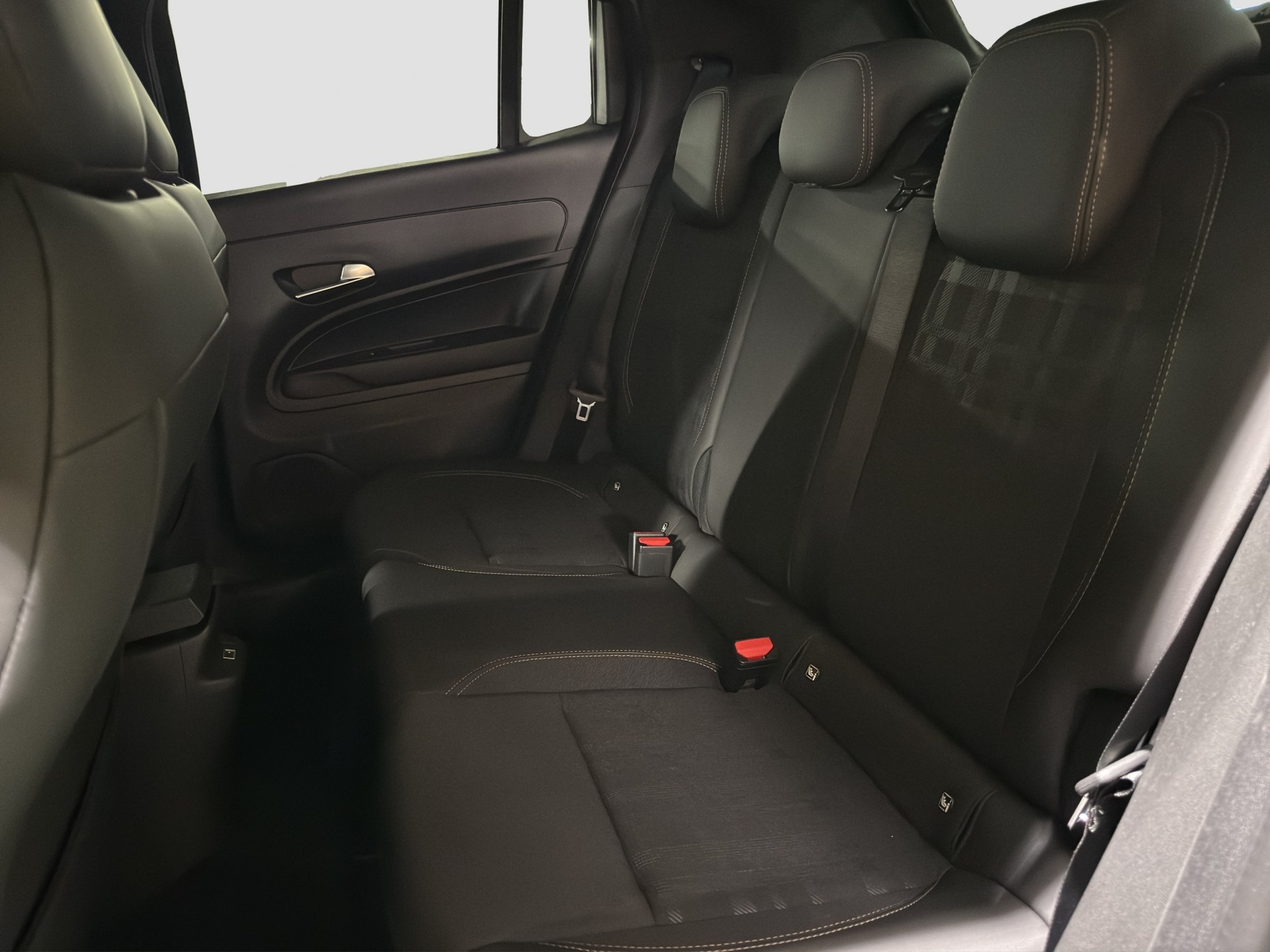 JEEP Avenger 1.2 MHEV 85th Anniversary 4xe-image-10