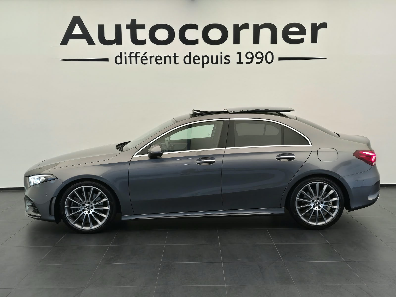 MERCEDES-BENZ A 250 4Matic AMG Line 4Matic 7G-DCT-showroom-element-1