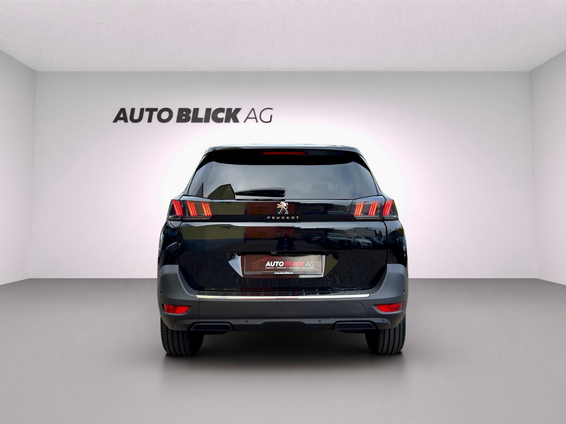PEUGEOT 5008 1.2 Pure Tech Allure Pack EAT8-image-7