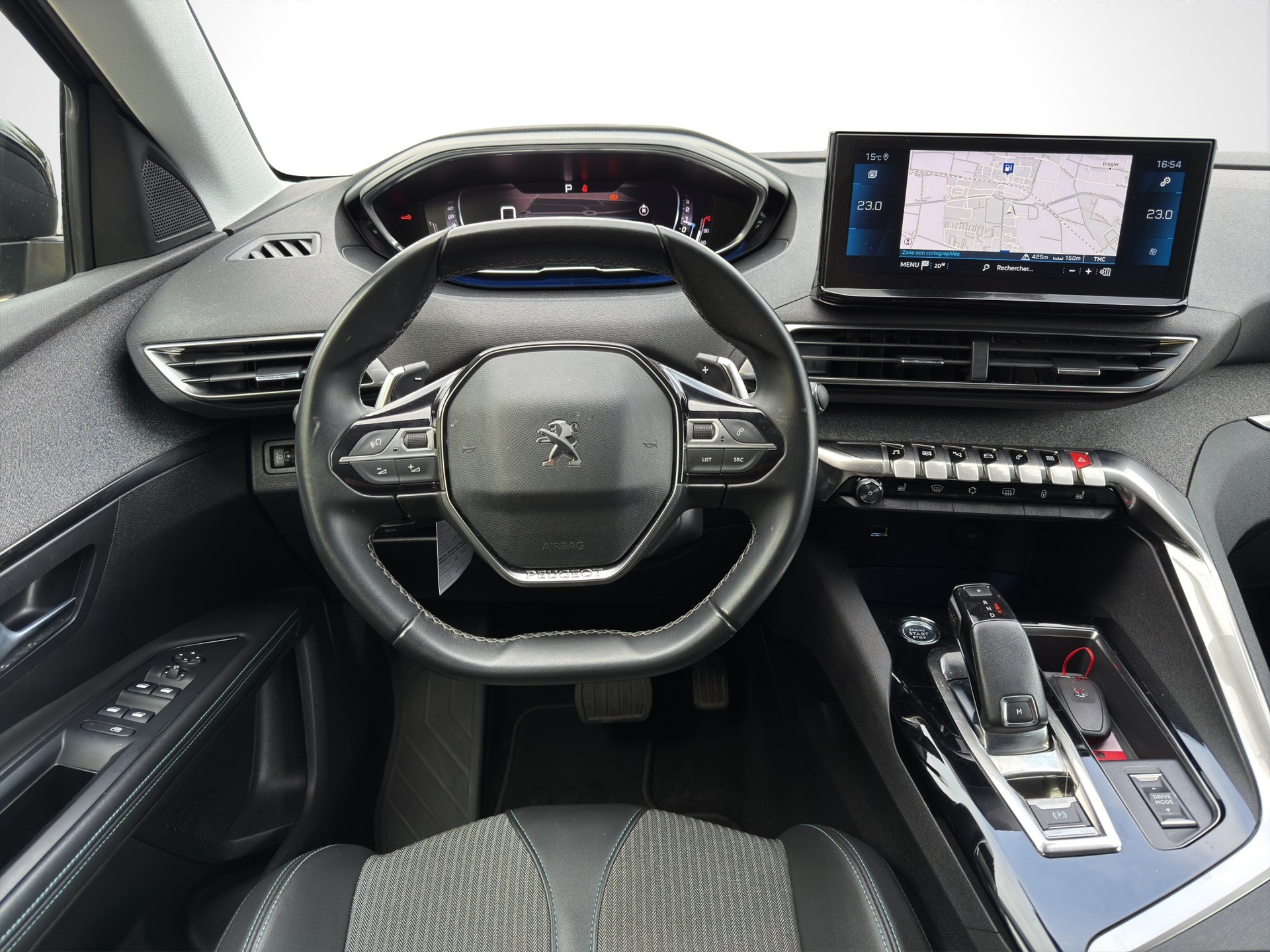 PEUGEOT 5008 1.2 Pure Tech Allure Pack EAT8-image-12
