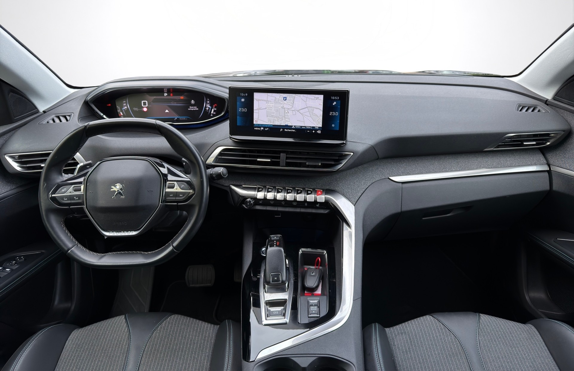 PEUGEOT 5008 1.2 Pure Tech Allure Pack EAT8-image-11