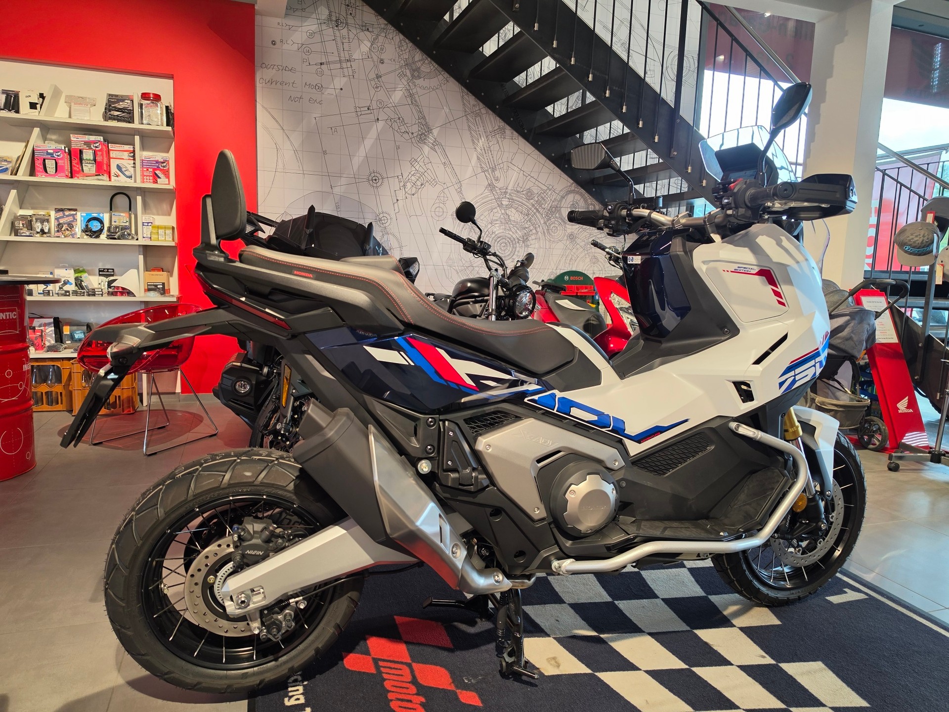 HONDA X-ADV 750-image-6