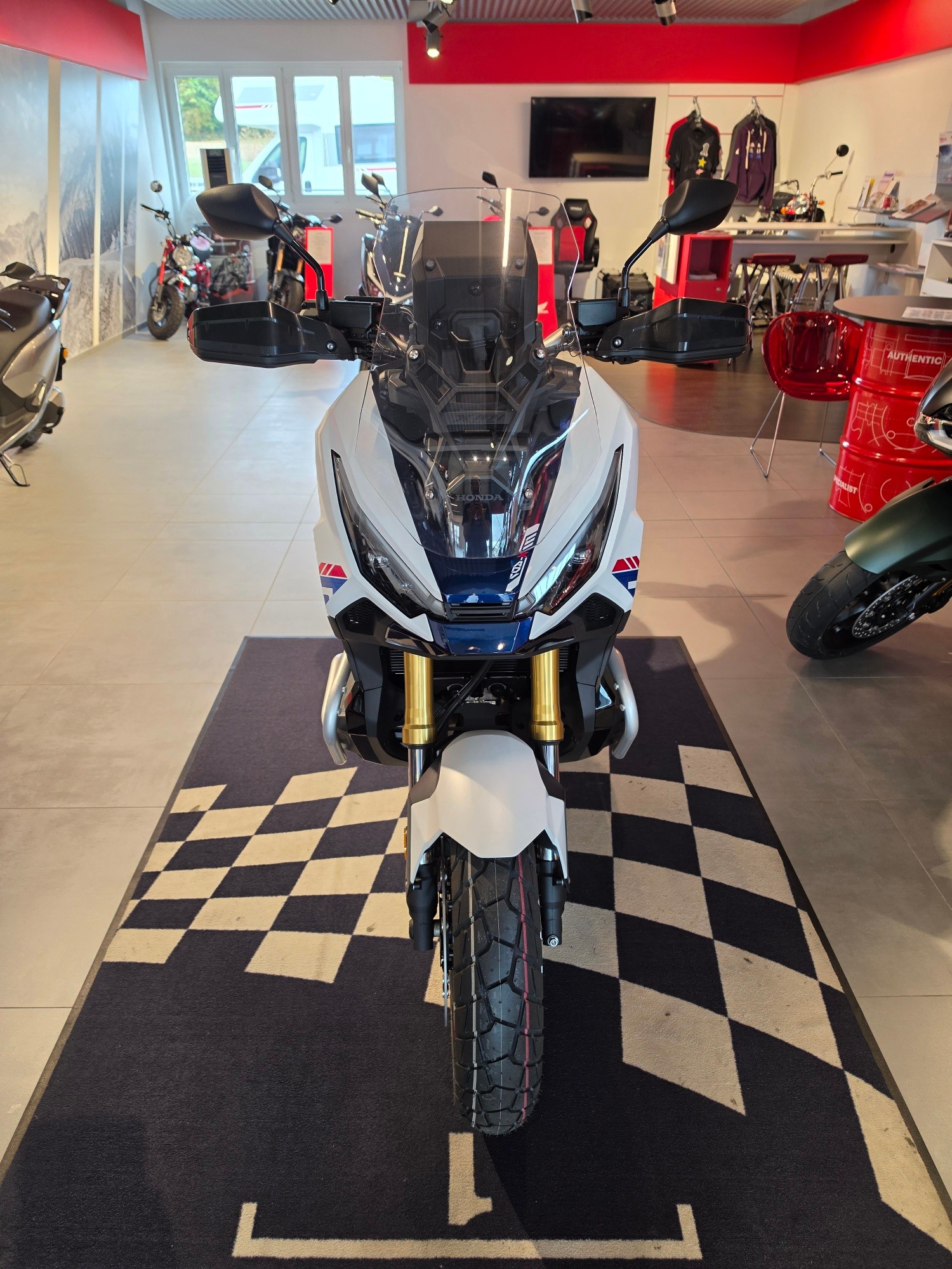 HONDA X-ADV 750-showroom-element-1