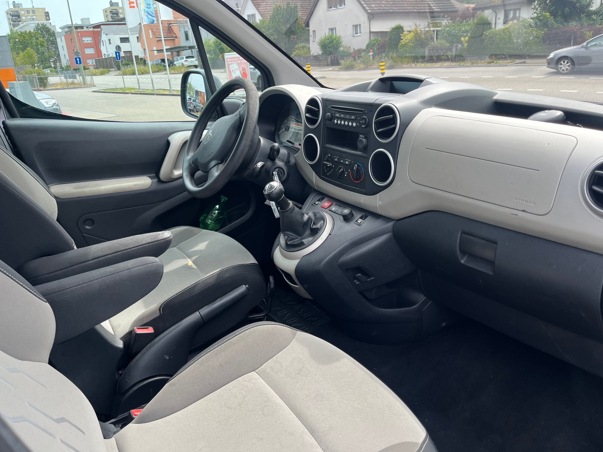 PEUGEOT E-PARTNER-image-9