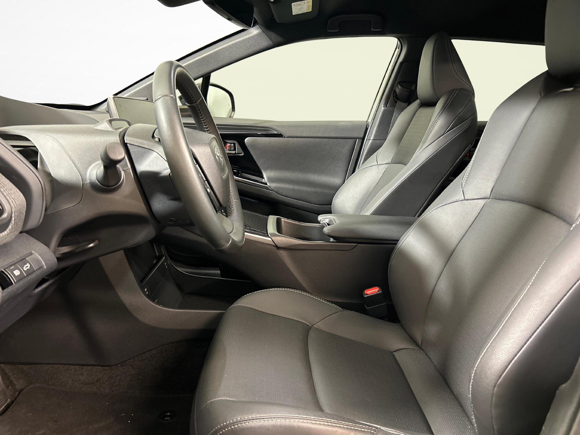 TOYOTA bZ4X Premium AWD-showroom-element-2