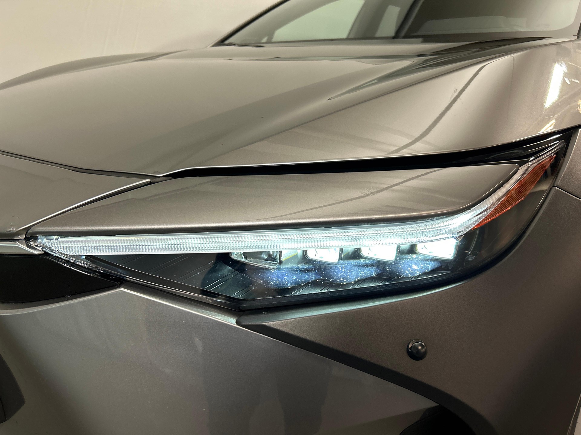 TOYOTA bZ4X Premium AWD-image-17