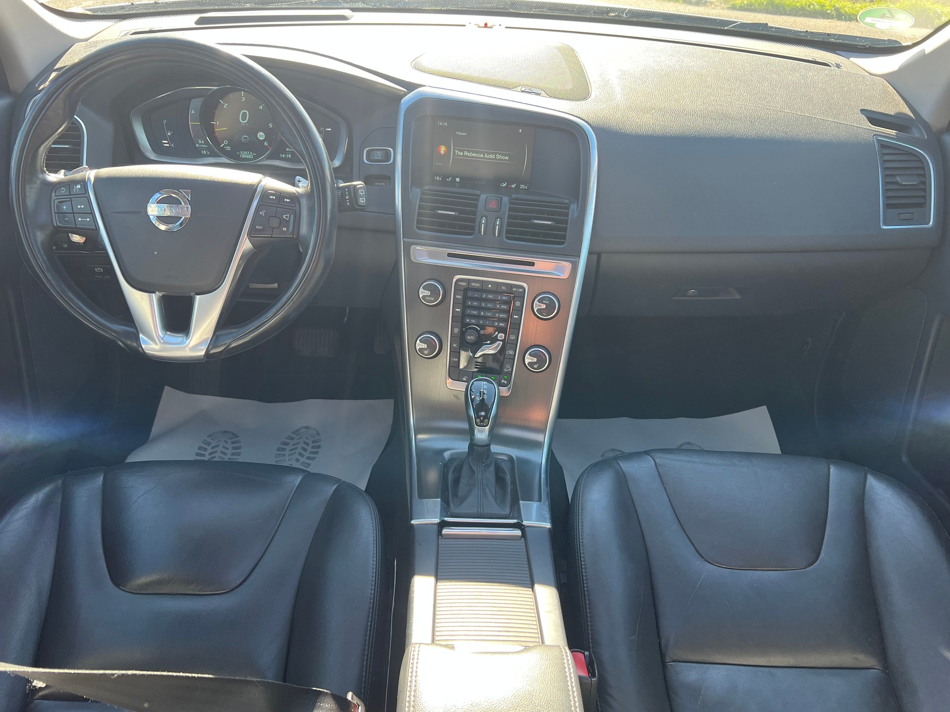 VOLVO D5-image-13
