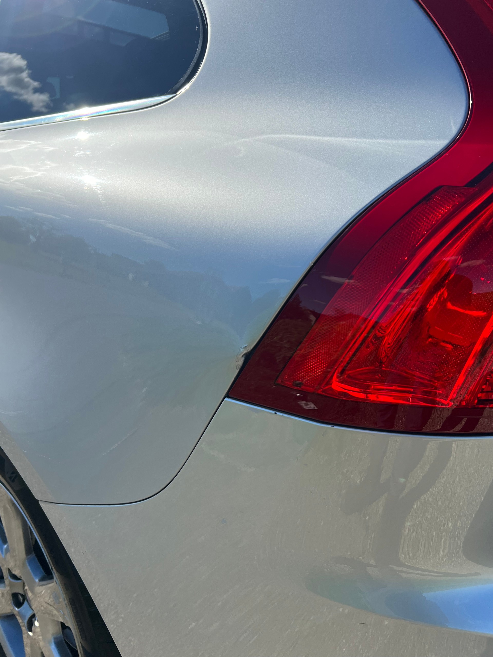 VOLVO D5-image-8