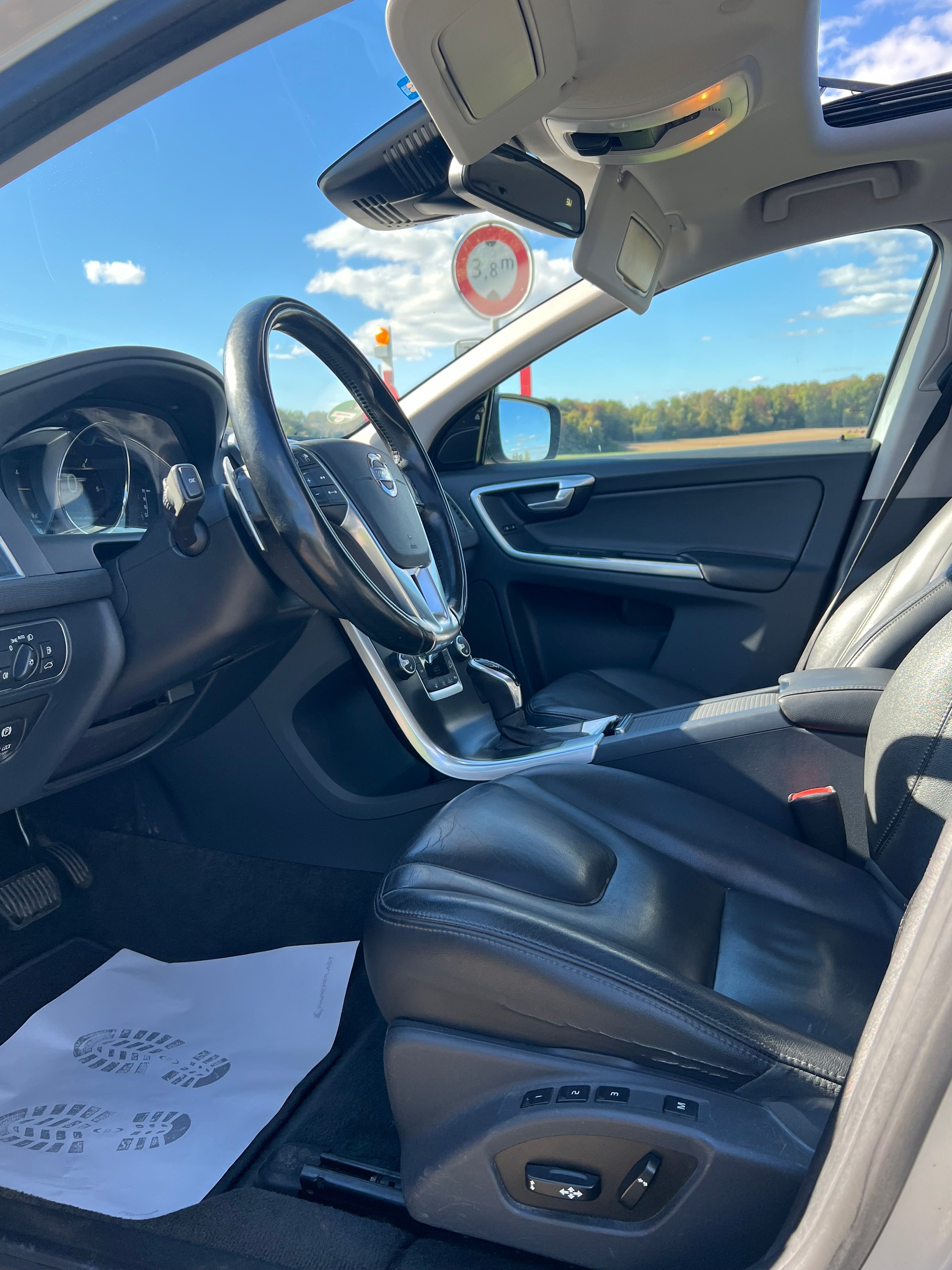 VOLVO D5-image-11