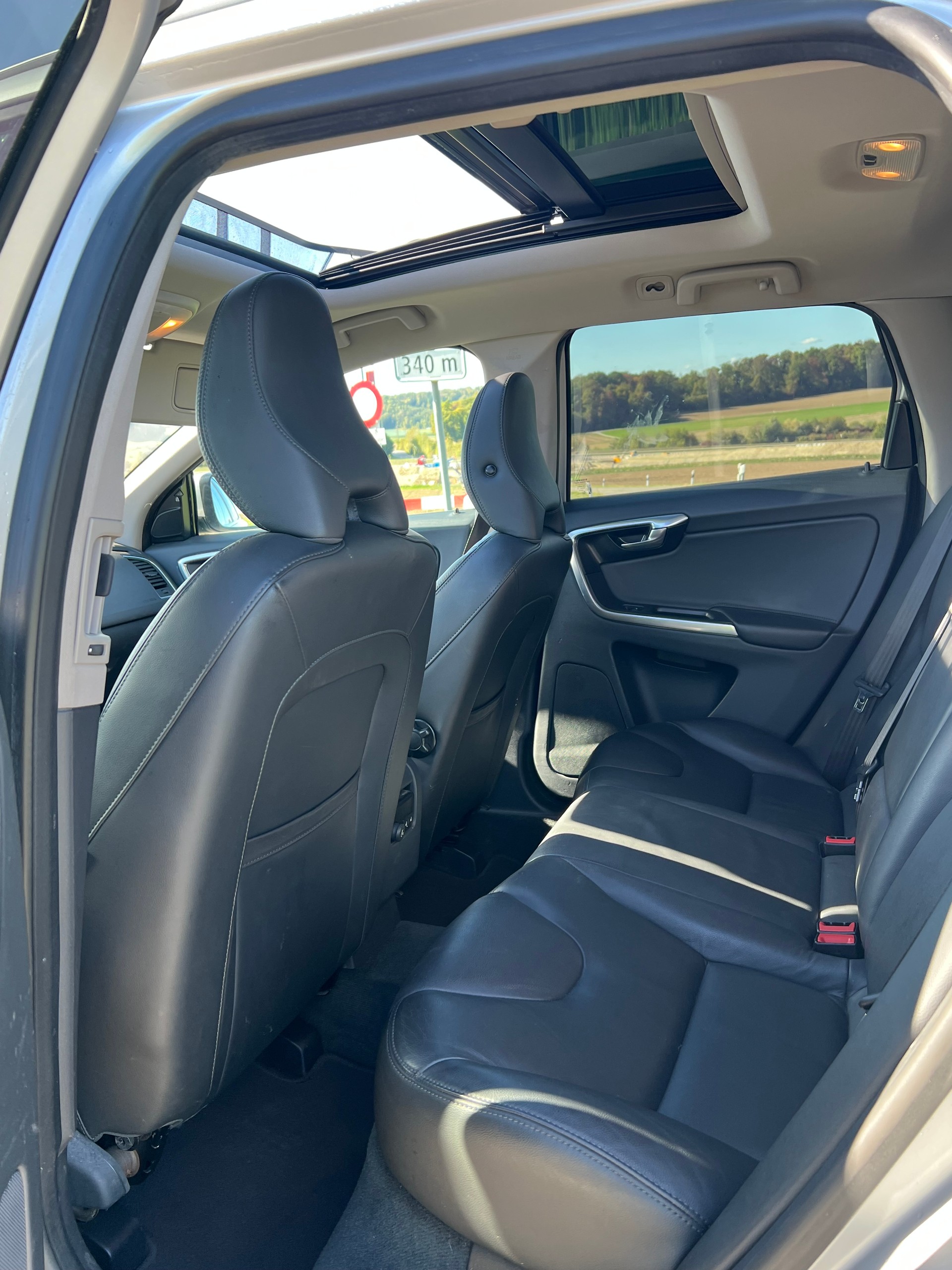 VOLVO D5-image-12