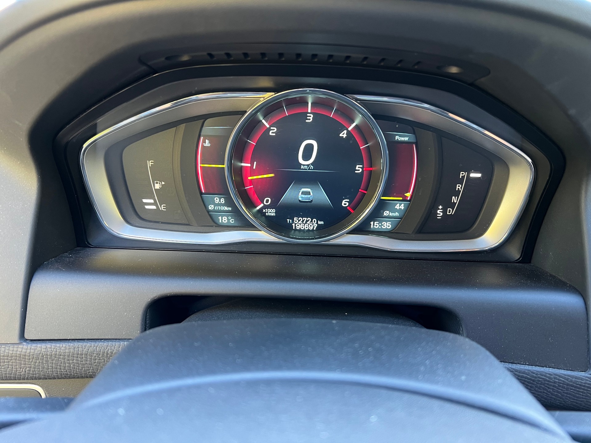 VOLVO D5-image-15