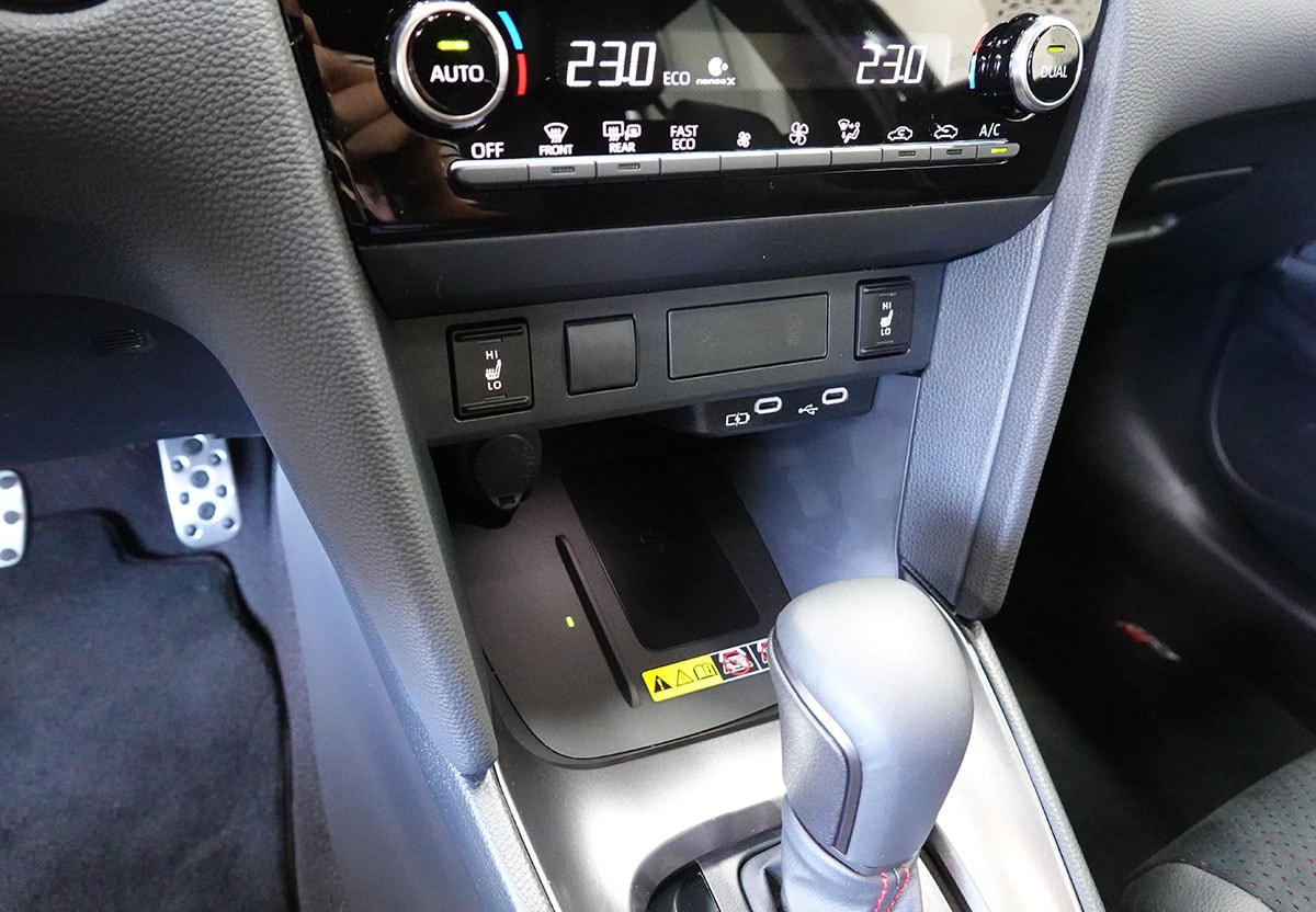 TOYOTA Yaris Cross 1.5 GR Sport e-CVT 360° Kamera-image-19