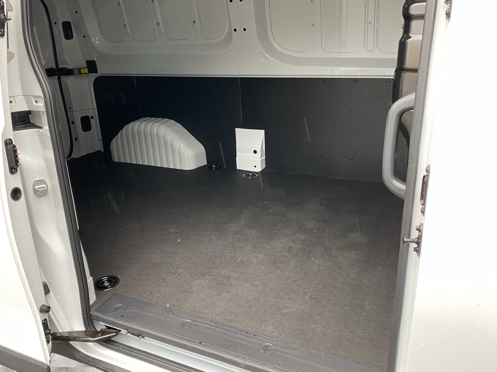 MAXUS Deliver 7 Kaw. L2H1 2.0 TD Base-image-10