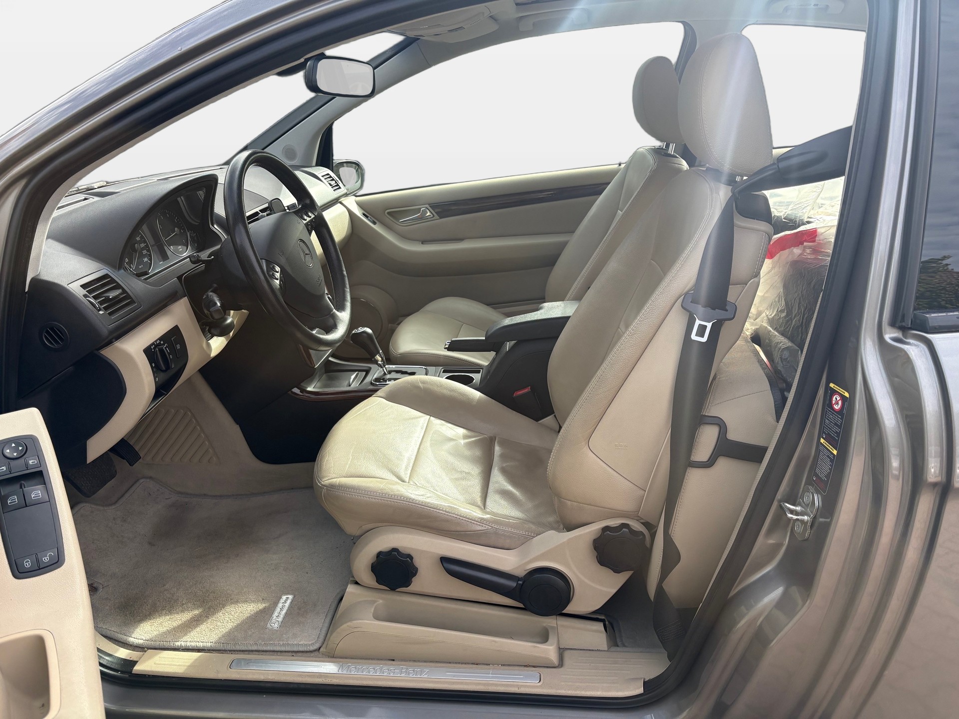 MERCEDES-BENZ A 200 Elégance-image-2