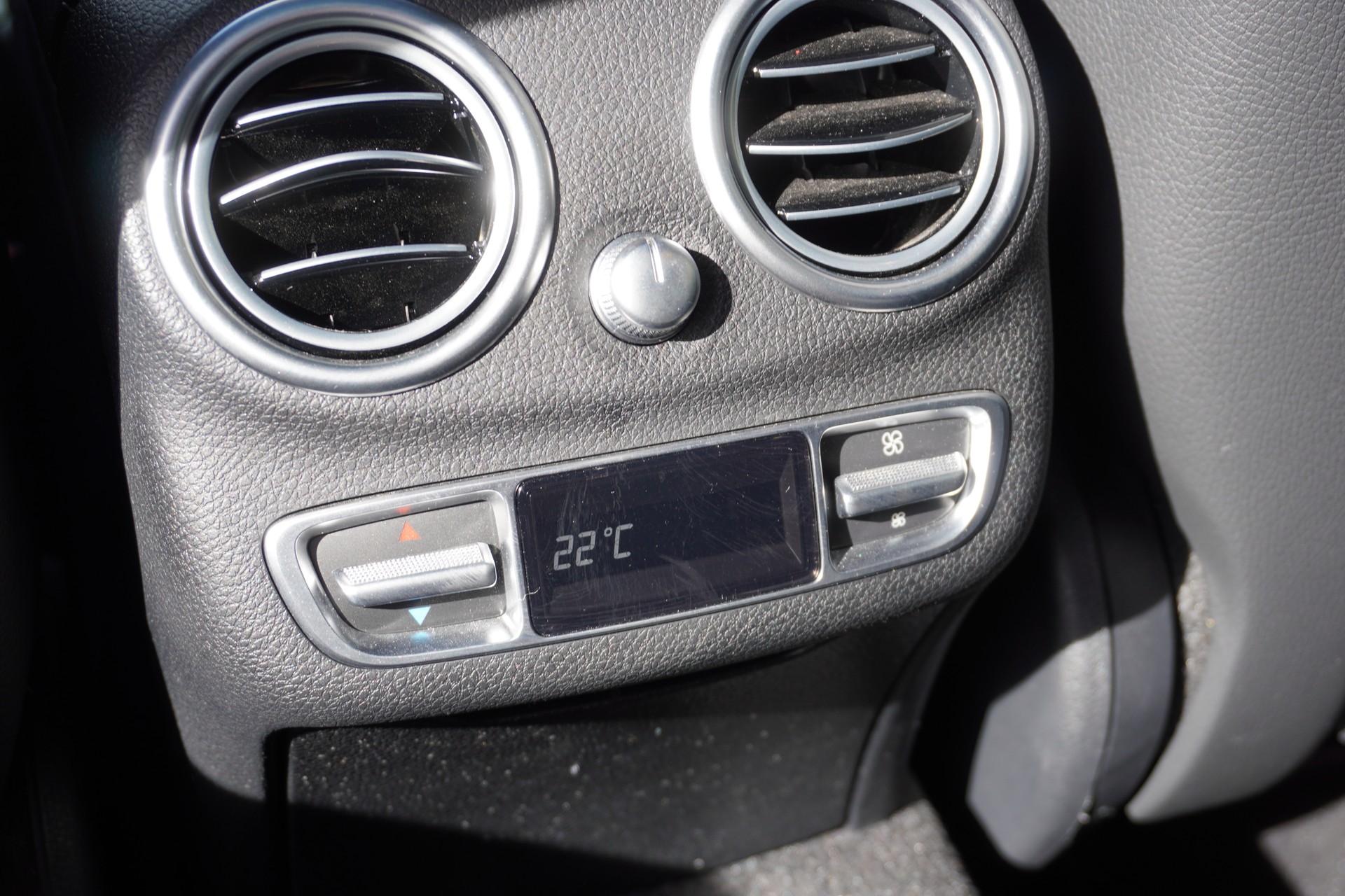 MERCEDES-BENZ C 220 d Swiss Star AMG Line 4M 9G-Tronic-image-14
