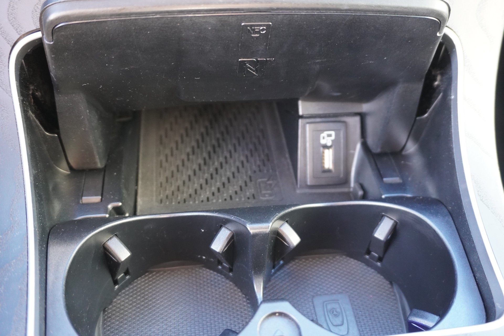 MERCEDES-BENZ C 220 d Swiss Star AMG Line 4M 9G-Tronic-image-19