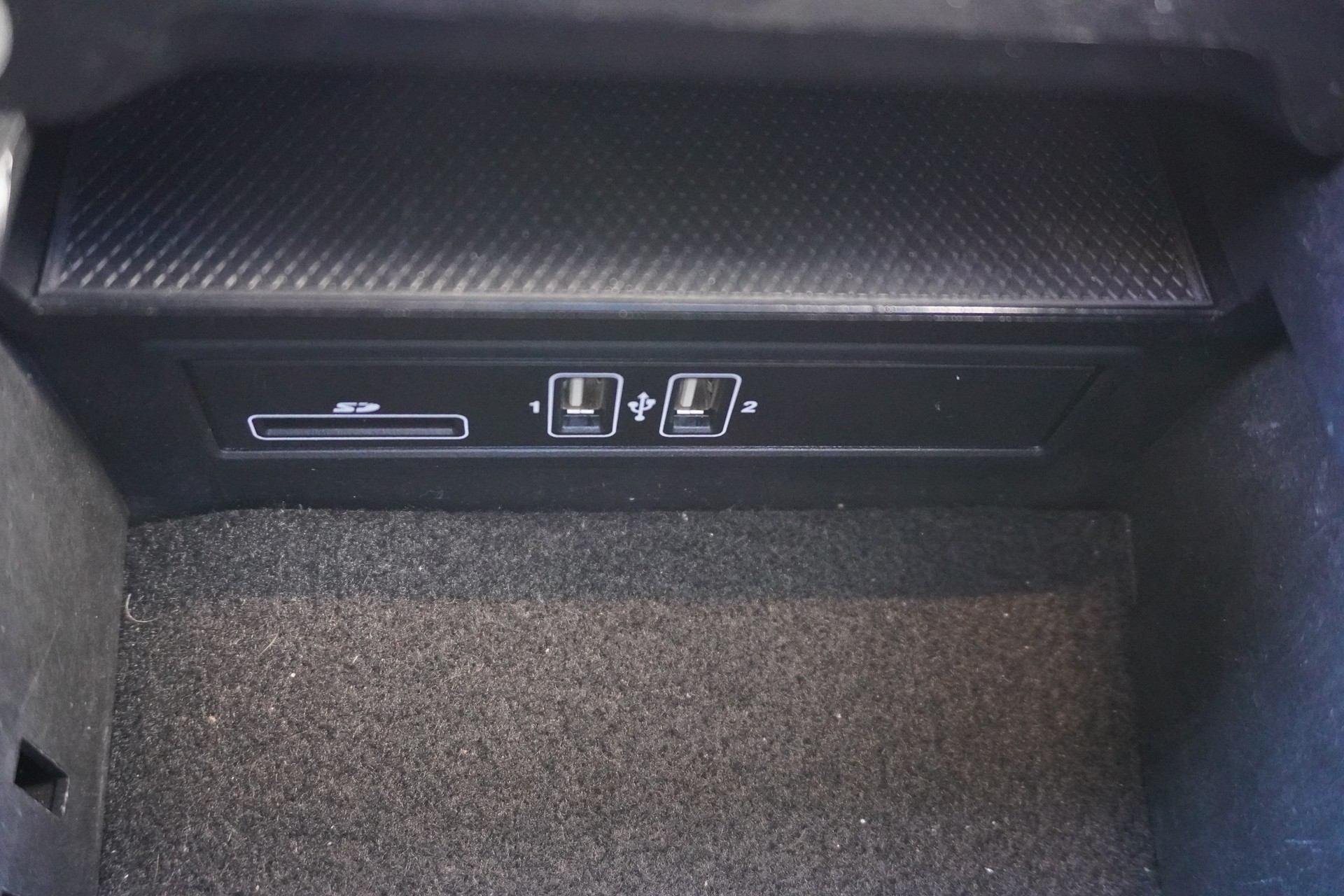 MERCEDES-BENZ C 220 d Swiss Star AMG Line 4M 9G-Tronic-image-20