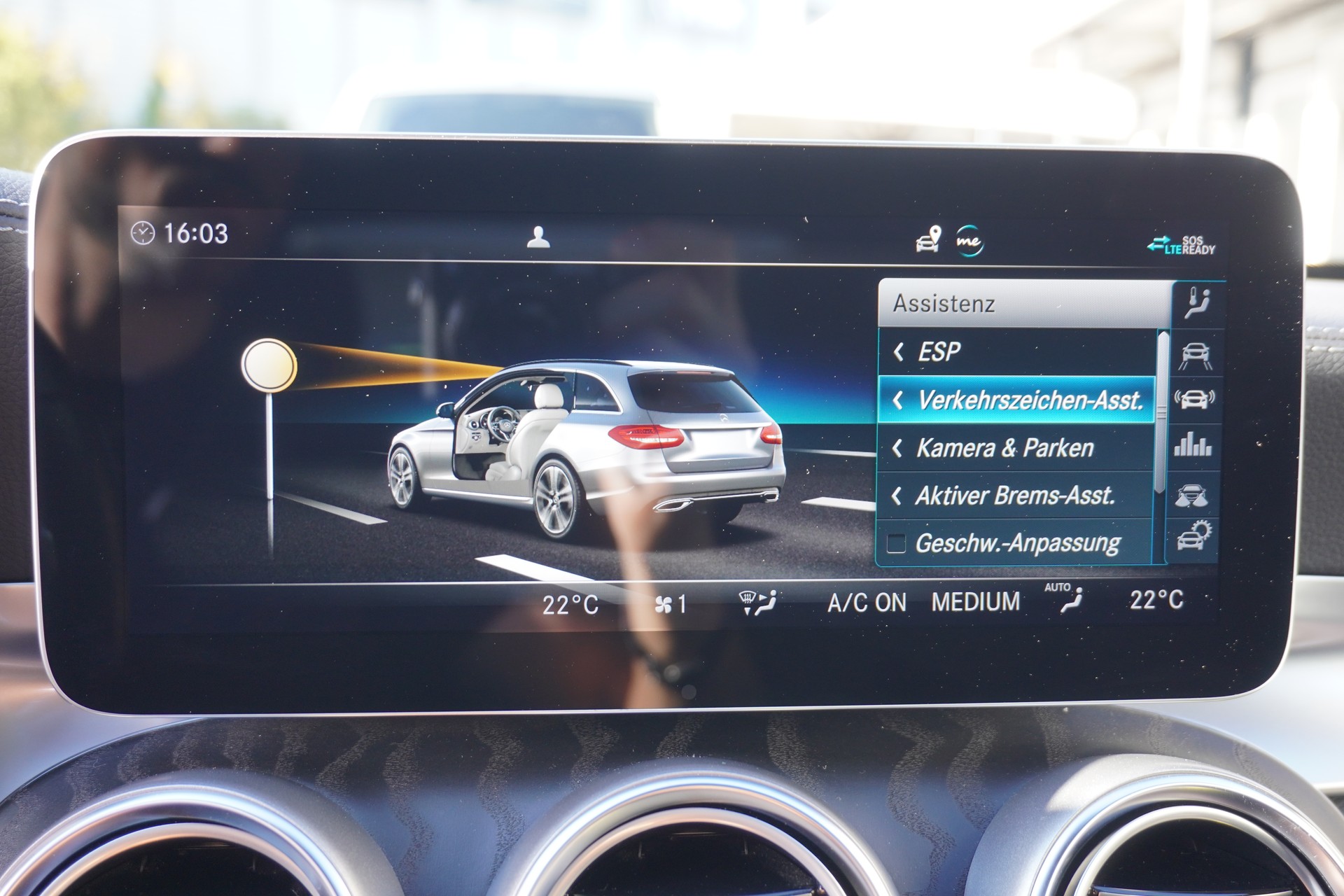 MERCEDES-BENZ C 220 d Swiss Star AMG Line 4M 9G-Tronic-image-30