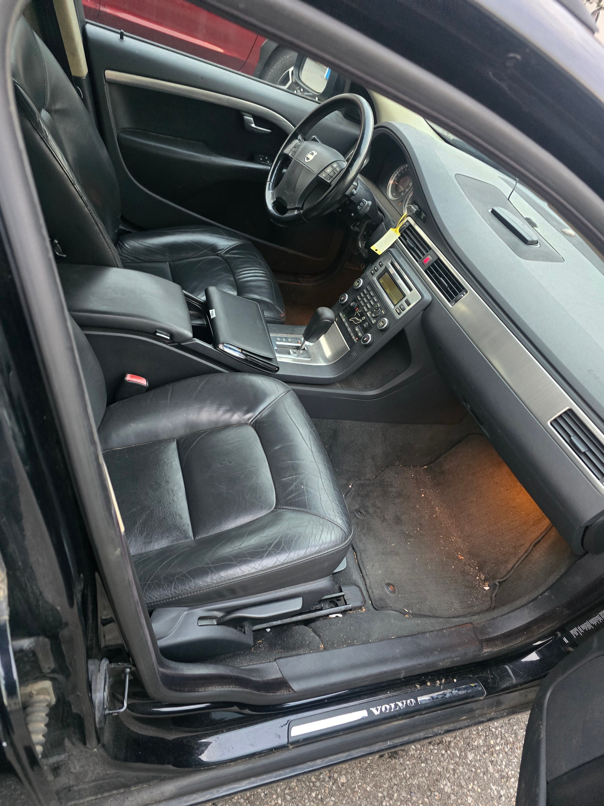 VOLVO V70 D5 AWD Kinetic Geartronic-image-10