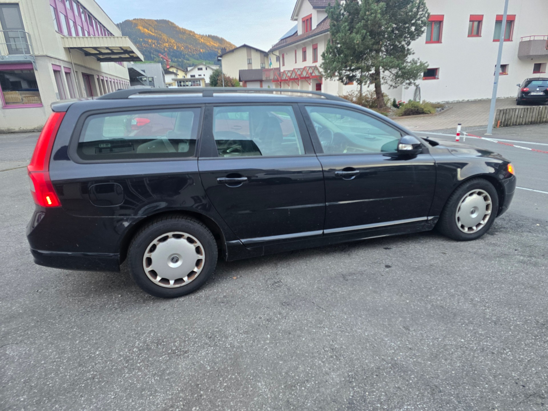 VOLVO V70 D5 AWD Kinetic Geartronic-image-7