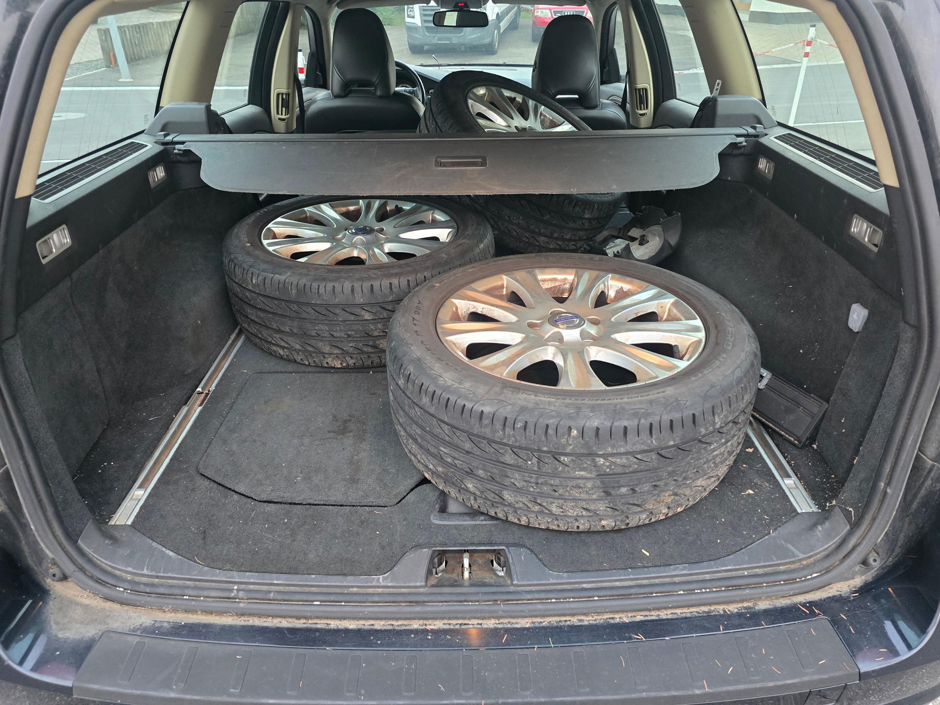 VOLVO V70 D5 AWD Kinetic Geartronic-image-13