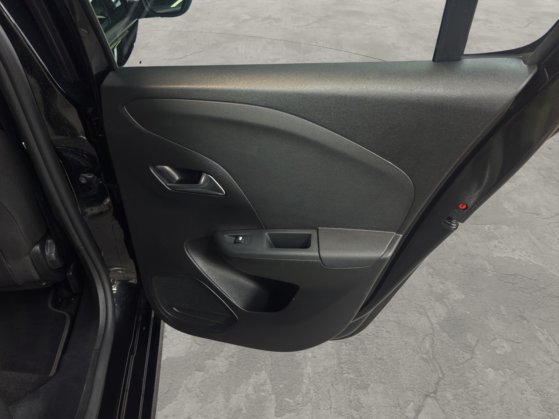 OPEL Corsa 1.2 MHEV GS Celebration-image-18