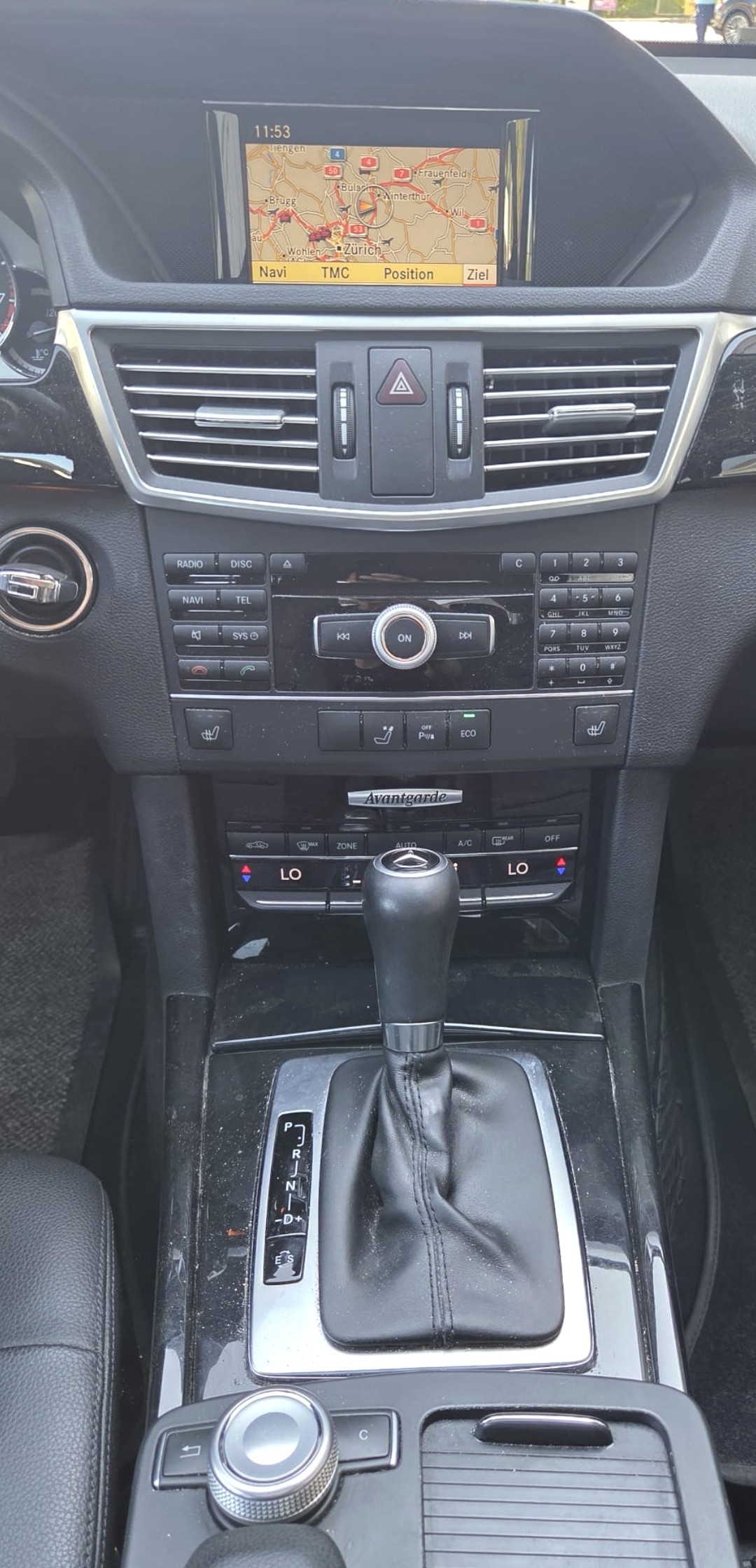 MERCEDES-BENZ E 200 CGI BlueEfficiency Avantgarde 7G-Tronic-image-7