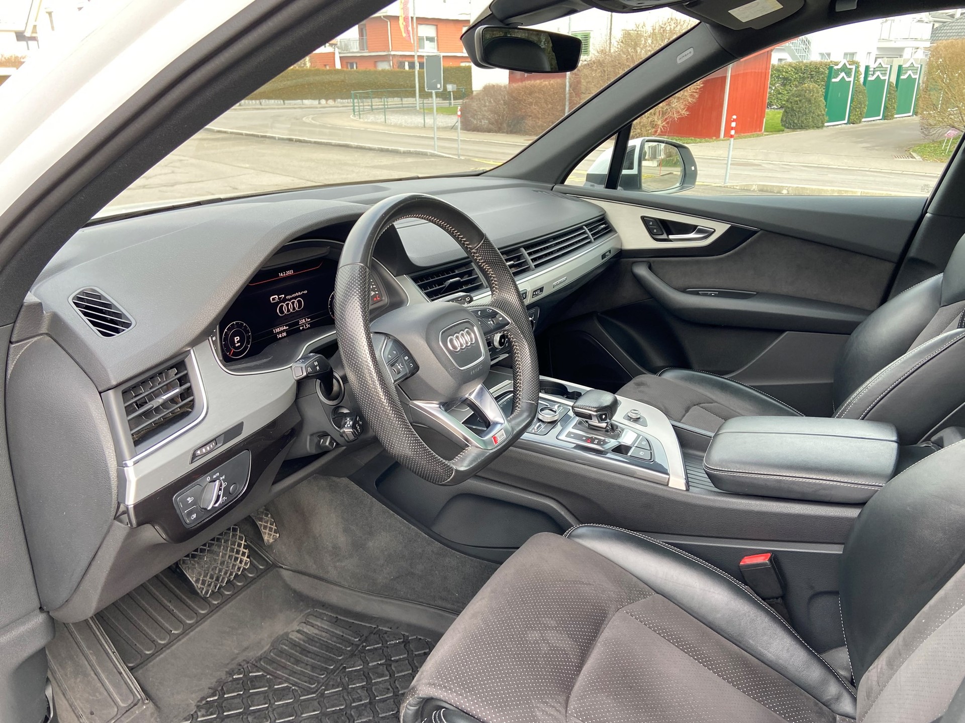 AUDI Q7 3.0 TDI quattro tiptronic-image-8