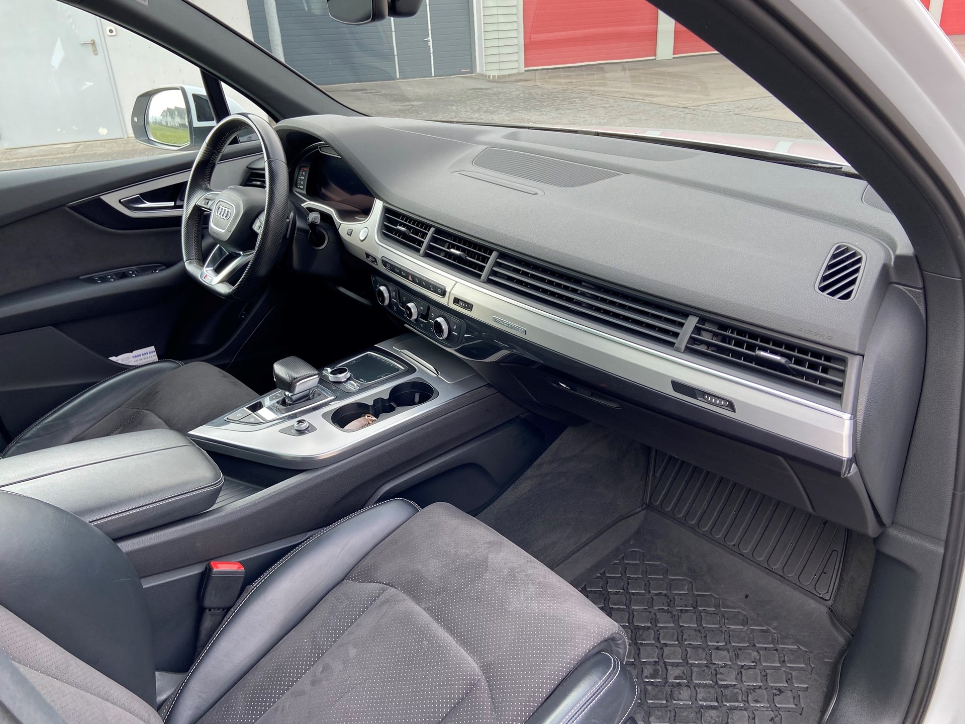 AUDI Q7 3.0 TDI quattro tiptronic-image-9