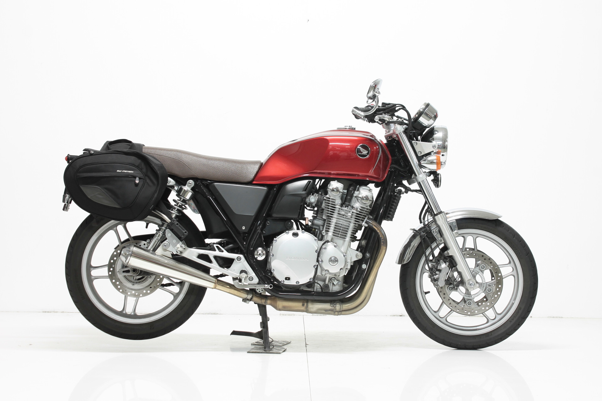 HONDA CB 1100 A-showroom-element-2