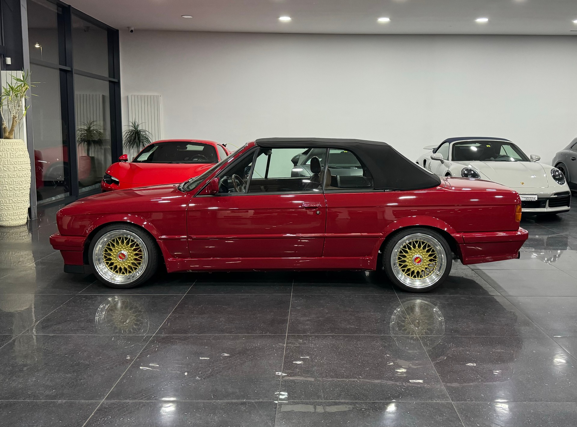 BMW 325i Cabrio-image-2