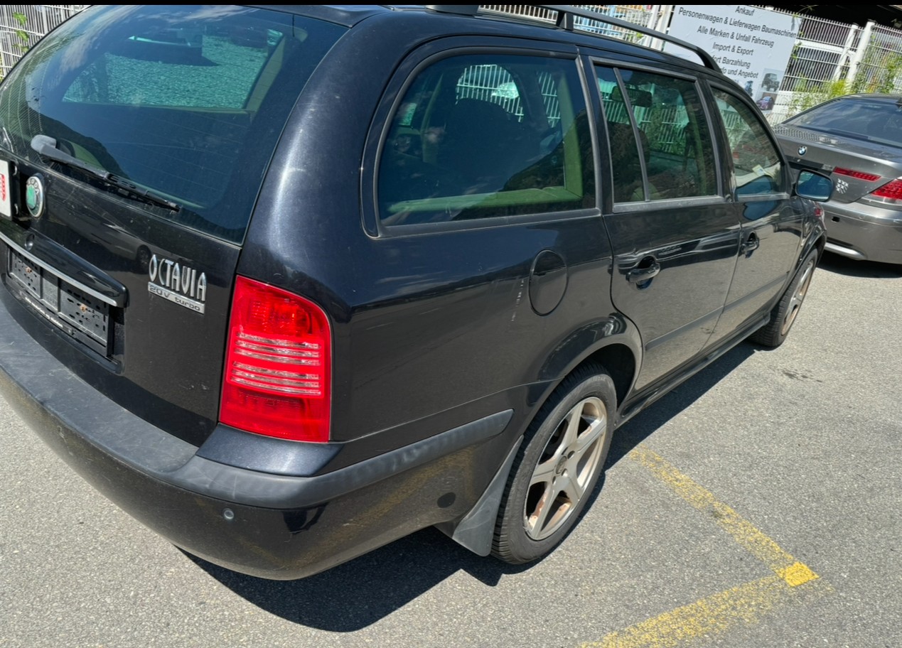 SKODA Octavia 1.8 Turbo Laurin & Klement-image-8