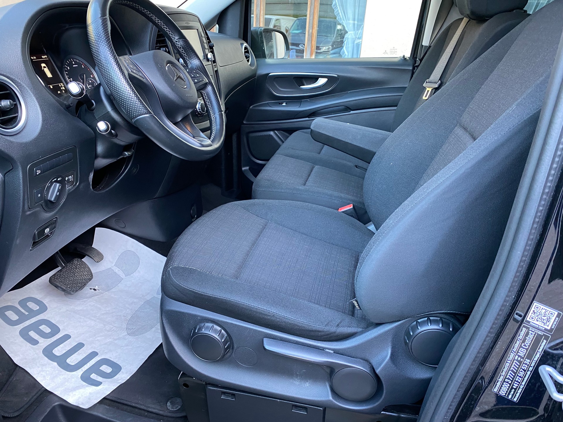 MERCEDES-BENZ Vito 116 CDI Lang Select Tourer 4Matic 9G-Tronic-image-2
