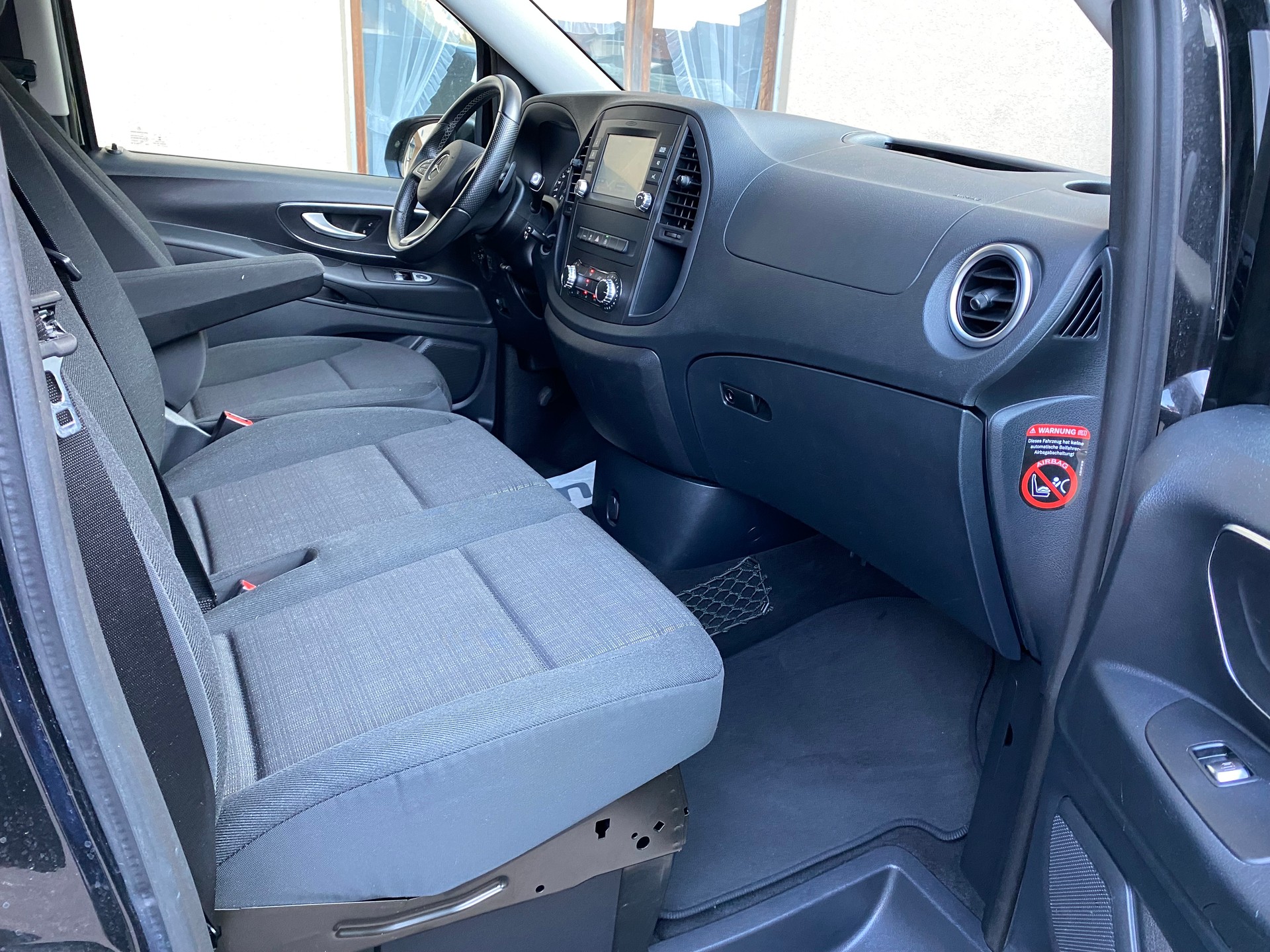 MERCEDES-BENZ Vito 116 CDI Lang Select Tourer 4Matic 9G-Tronic-image-6