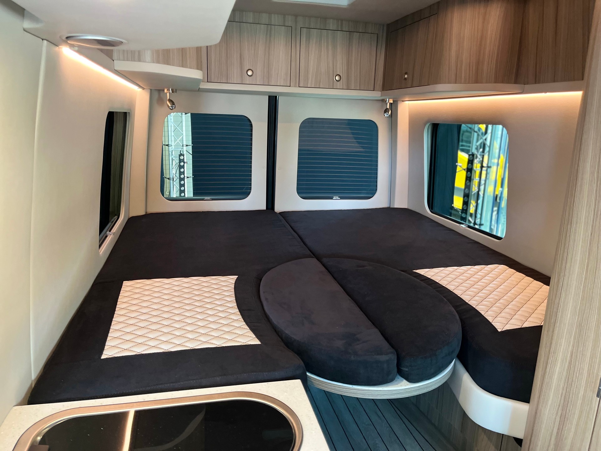 MERCEDES-BENZ ROGUS ROADTRIP 595L Mood & Wood Van Life for two-image-12