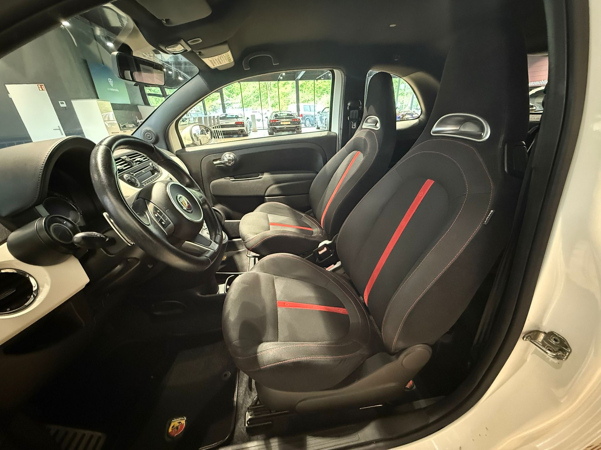 FIAT 500 1.4 16V Turbo Abarth Dualogic-image-9