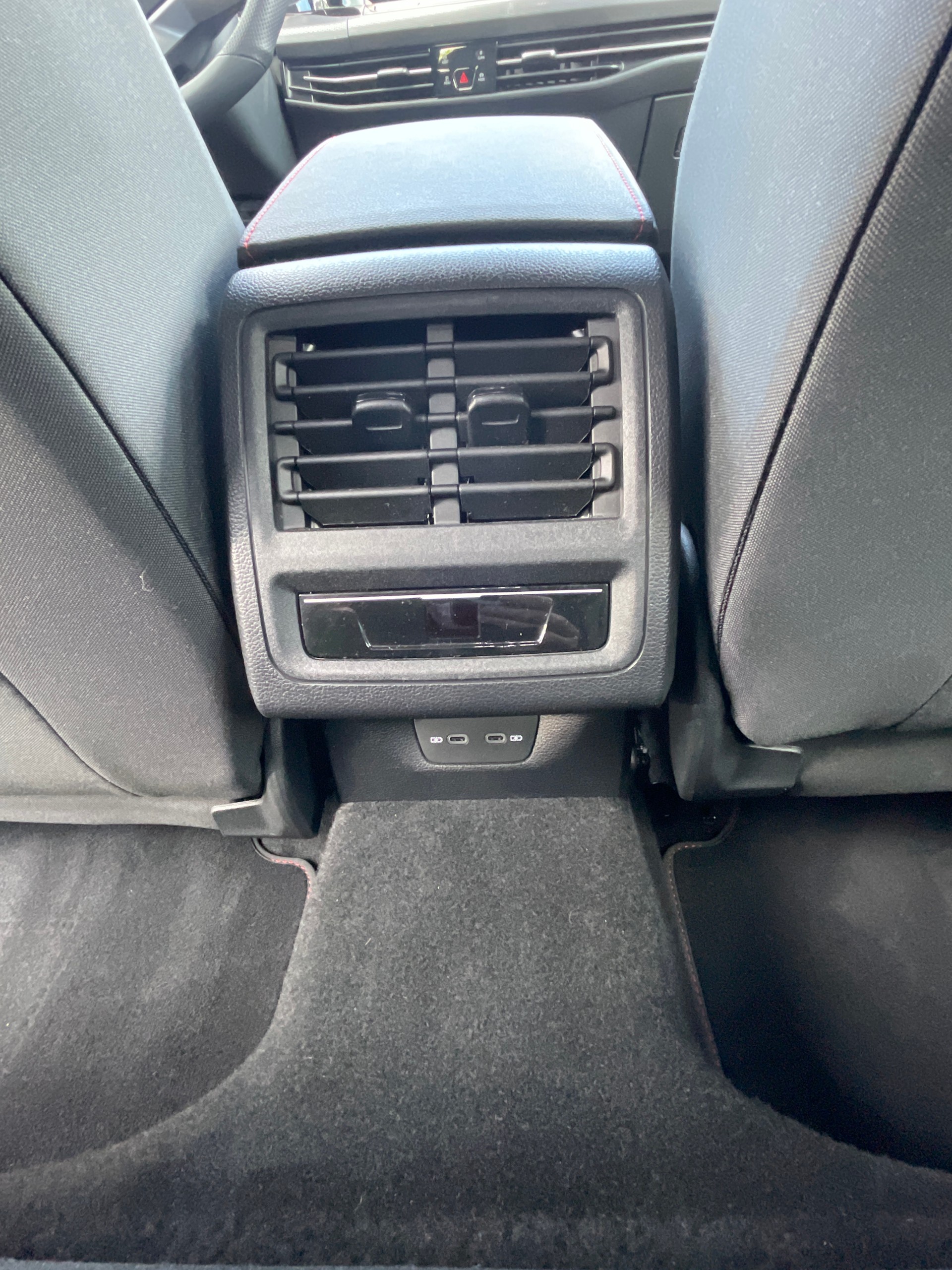 VW Golf 2.0 TSI GTI DSG-image-18