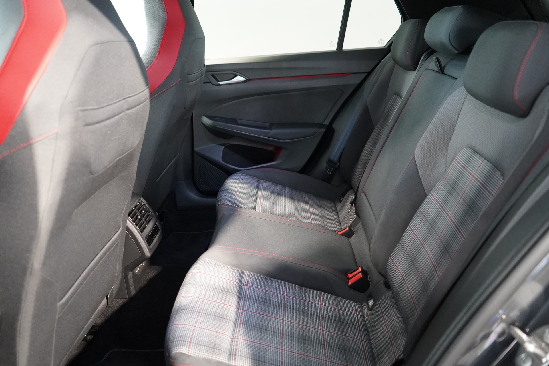 VW Golf 2.0 TSI GTI DSG-image-13