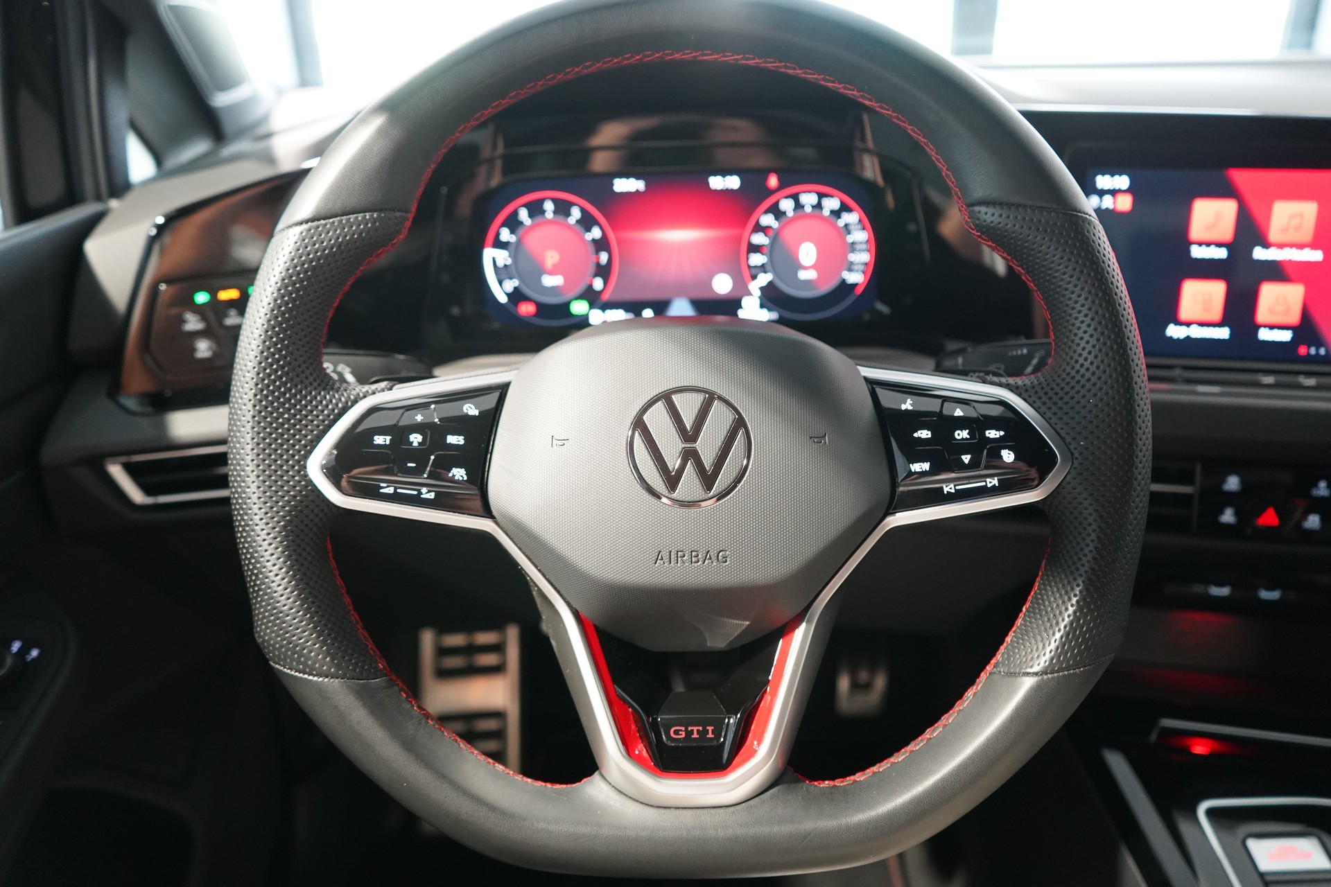 VW Golf 2.0 TSI GTI DSG-image-7