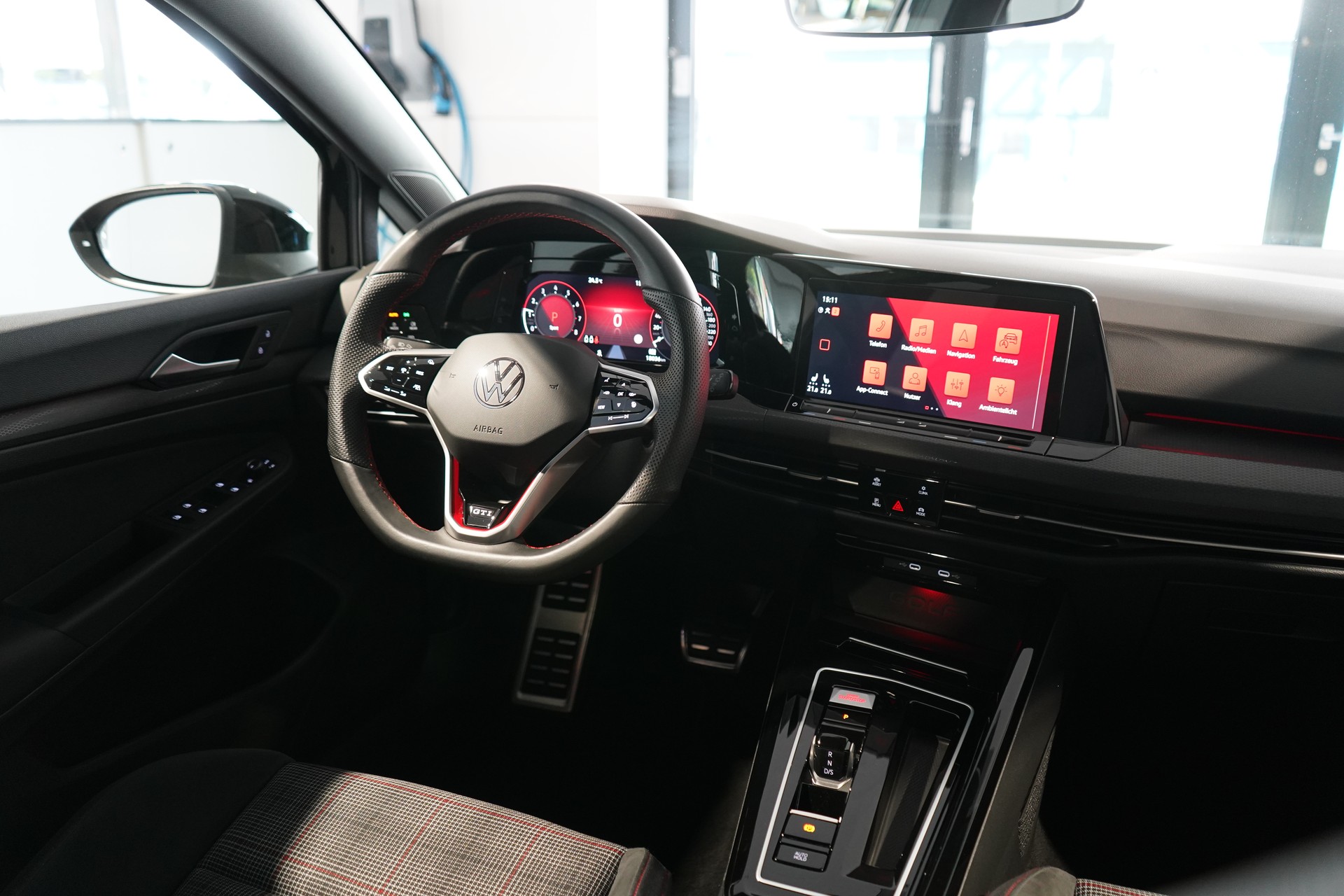 VW Golf 2.0 TSI GTI DSG-image-8