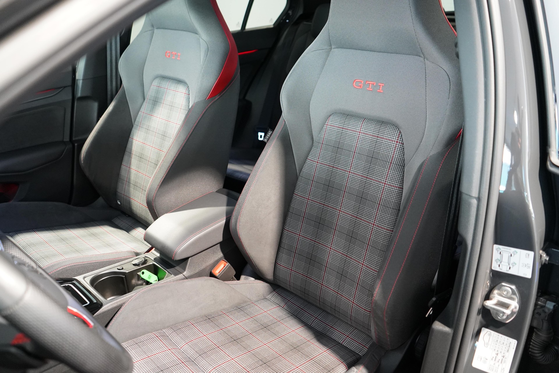 VW Golf 2.0 TSI GTI DSG-image-5