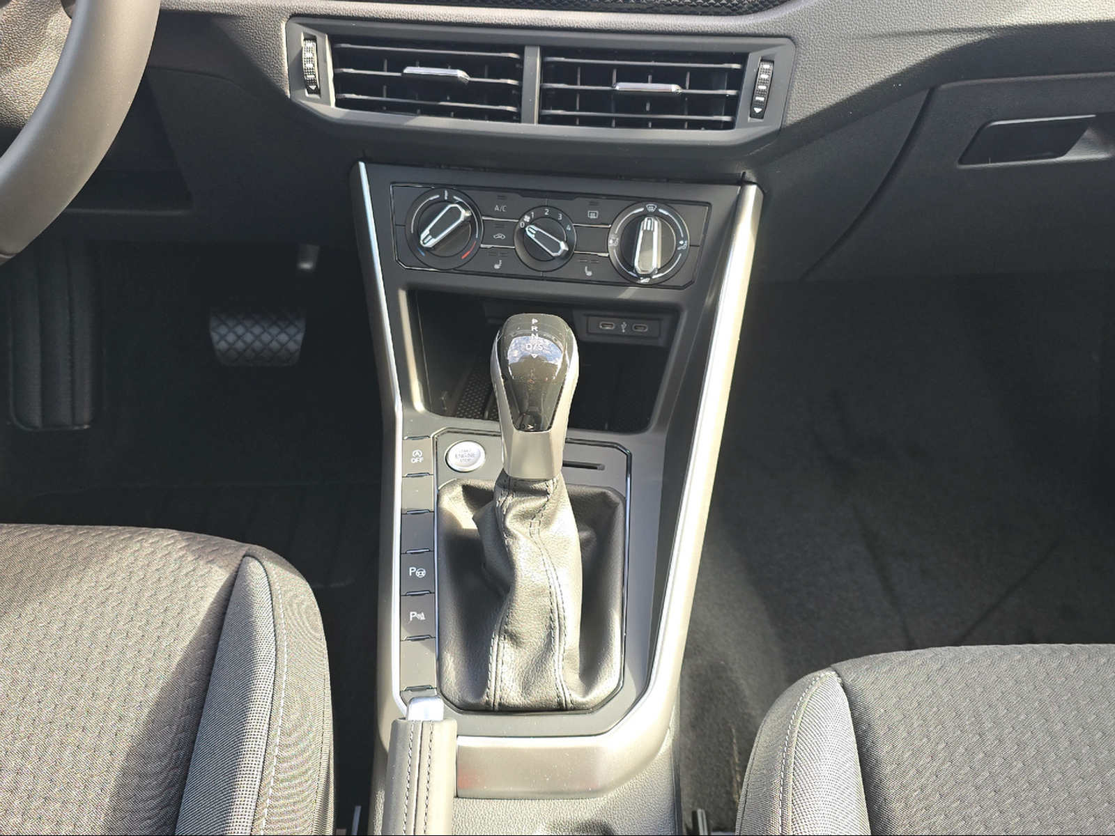 VW Taigo 1.0 TSI Life United DSG-image-12