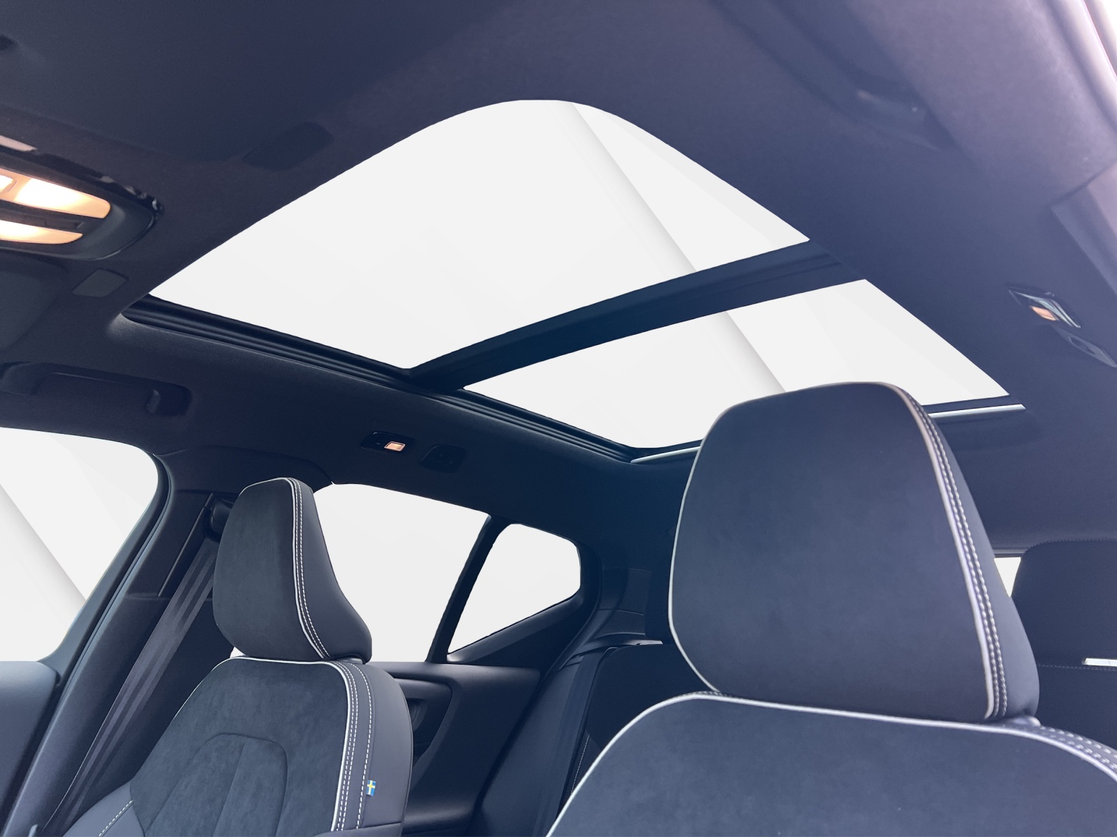 VOLVO EX40 Twin Ultra AWD-image-15