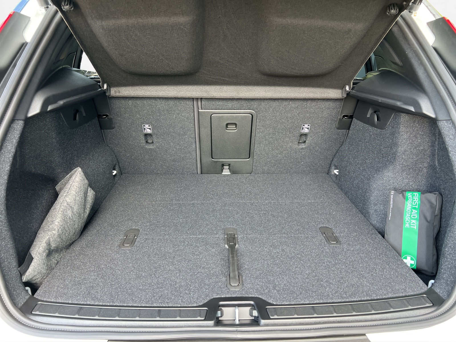 VOLVO EX40 Twin Ultra AWD-image-14
