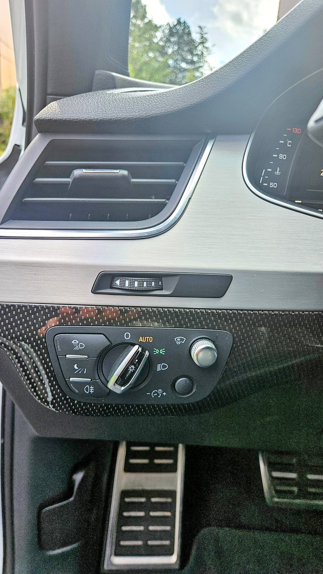 AUDI SQ7 4.0 TDI quattro tiptronic-image-9