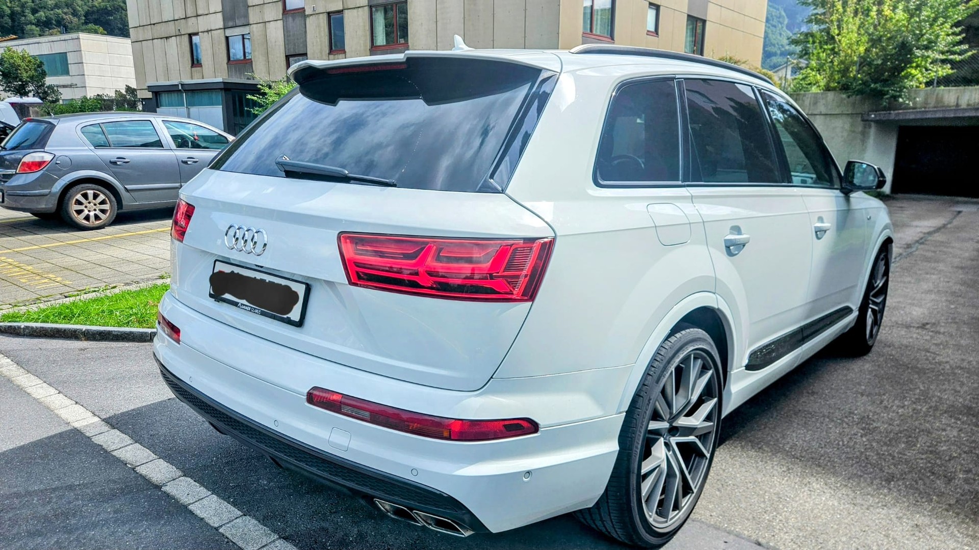 AUDI SQ7 4.0 TDI quattro tiptronic-image-3