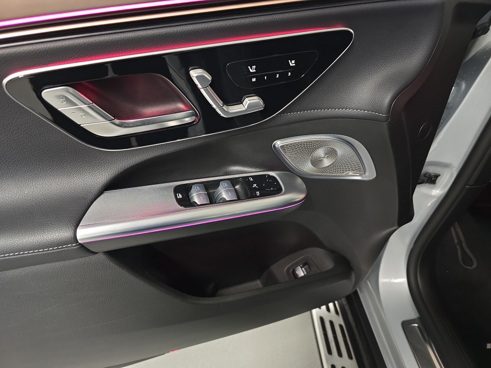 MERCEDES-BENZ EQE 43 SUV AMG 4Matic-image-6