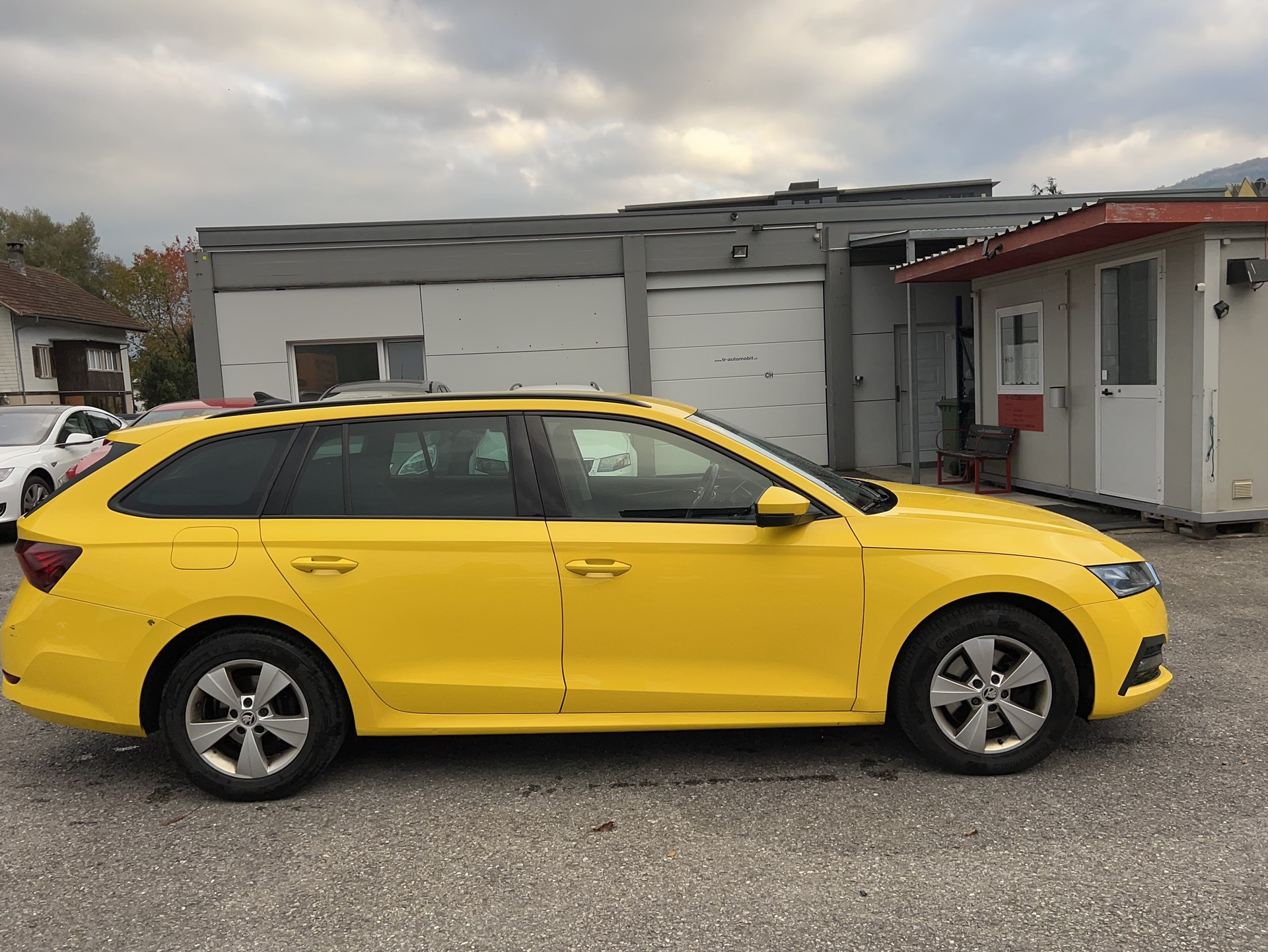 SKODA OCTAVIA-image-8